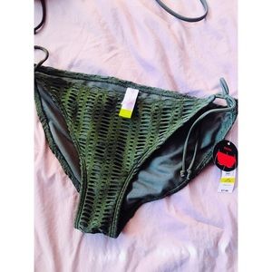 Bikini Bottom - Large